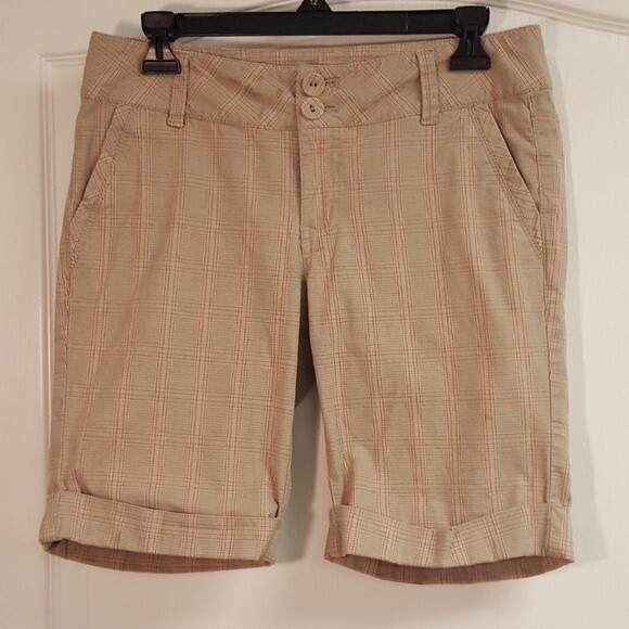 DKNY Khaki Plaid Bermuda Shorts Petite - Picture 1 of 7